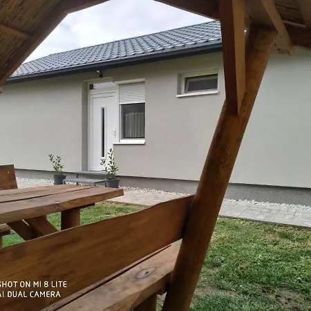 Sueni Apartman Ordacsehi Exterior photo